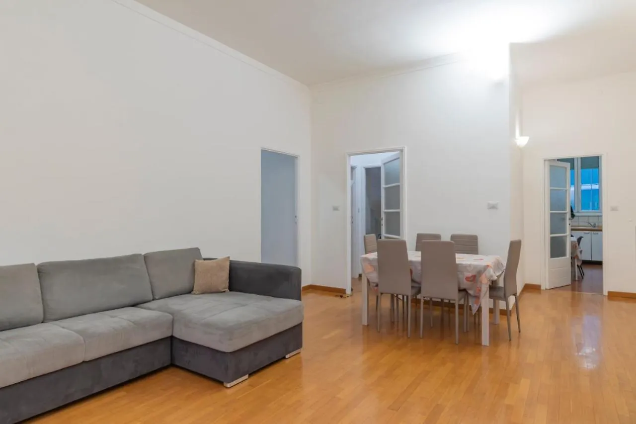 Italstay - Centrale-Garibaldi - Pet Friendly Milano 0*,  Italia